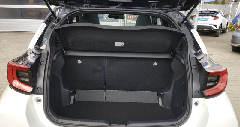 Toyota Yaris cena 121500 przebieg: 4, rok produkcji 2023 z Płońsk małe 191